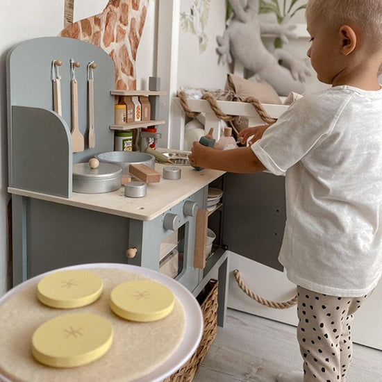 Jabadabado Kitchen With Pot and Pan