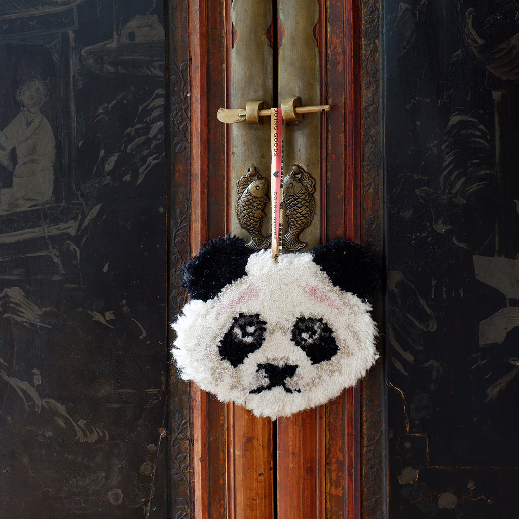Doing Goods Plumpy Panda Gift Hanger